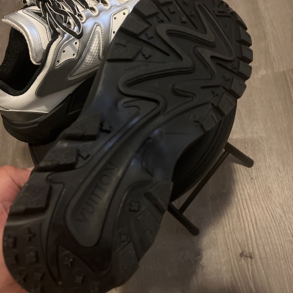 Louis Vuitton LV Runner Tatic - Picture 3 of 8